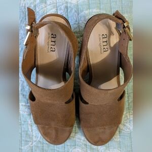 a.n.a Women's Brown Suede Like Sandals. Size 7.5M